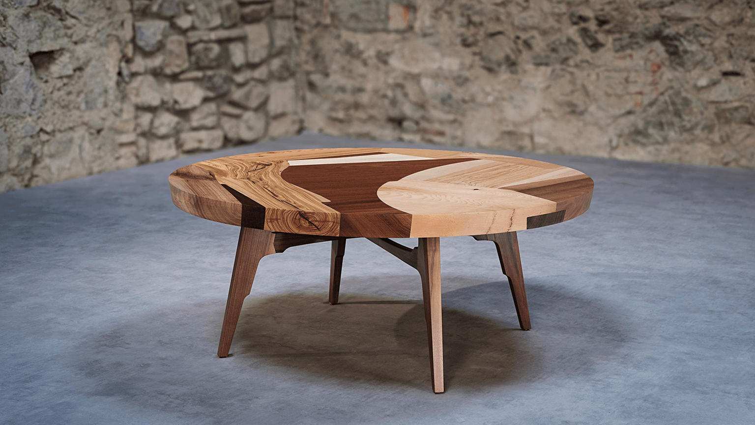 Round coffee table
